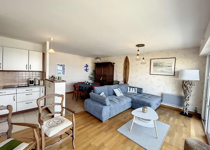 2 Pres De La Avec Balcon, Ascenseur, Garage Et Wi-fi Gratuit - Fr-1-361-487 Granville