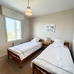 Apartmán 2 Pres De La Avec Balcon, Ascenseur, Garage Et Wi-fi Gratuit - Fr-1-361-487 Granville
