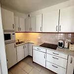 2 Pres De La Avec Balcon, Ascenseur, Garage Et Wi-fi Gratuit - Fr-1-361-487