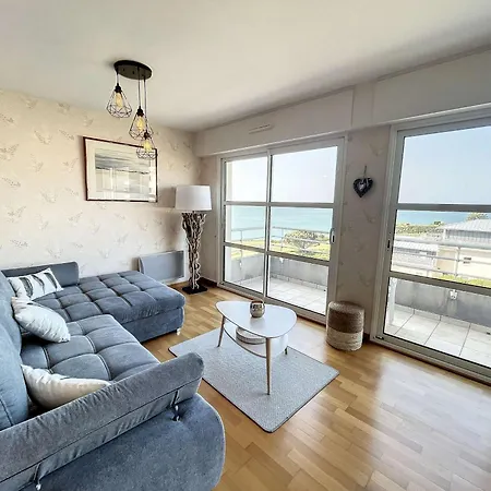 2 Pres De La Avec Balcon, Ascenseur, Garage Et Wi-fi Gratuit - Fr-1-361-487 Granville