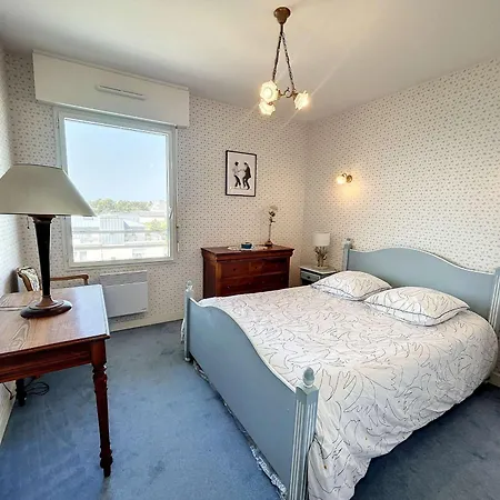 Apartment 2 Pres De La Avec Balcon, Ascenseur, Garage Et Wi-fi Gratuit - Fr-1-361-487