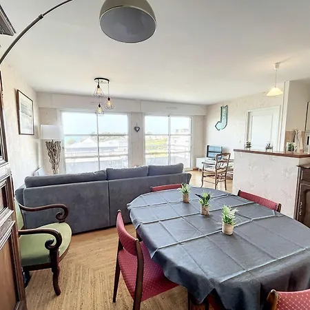 شقة 2 Pres De La Avec Balcon, Ascenseur, Garage Et Wi-fi Gratuit - Fr-1-361-487