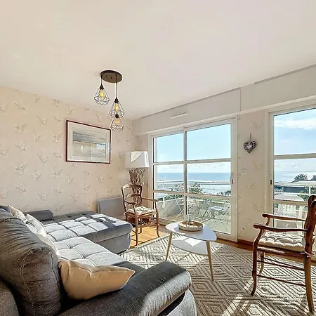 Apartament 2 Pres De La Avec Balcon, Ascenseur, Garage Et Wi-fi Gratuit - Fr-1-361-487 Granville