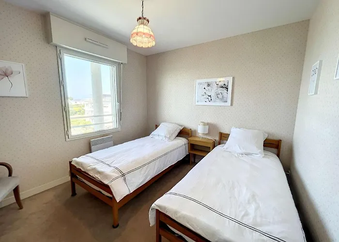 Apartman 2 Pres De La Avec Balcon, Ascenseur, Garage Et Wi-fi Gratuit - Fr-1-361-487 Granville