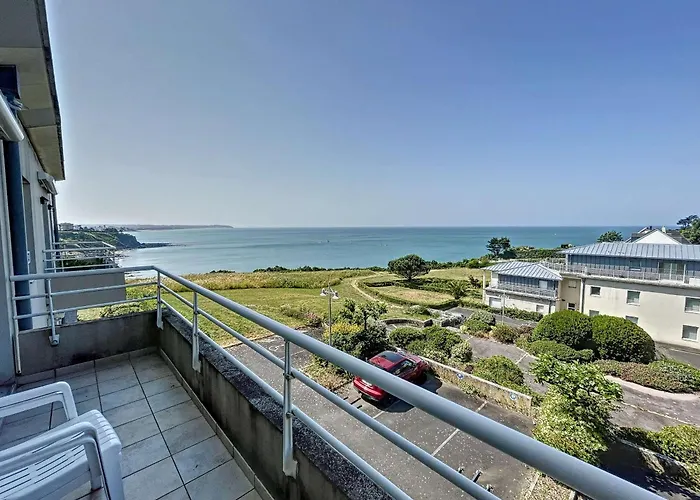 2 Pres De La Avec Balcon, Ascenseur, Garage Et Wi-fi Gratuit - Fr-1-361-487 Granville