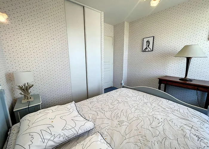 Апартаменты 2 Pres De La Avec Balcon, Ascenseur, Garage Et Wi-fi Gratuit - Fr-1-361-487 Гранвиль