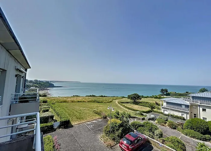 2 Pres De La Avec Balcon, Ascenseur, Garage Et Wi-fi Gratuit - Fr-1-361-487 * Granville