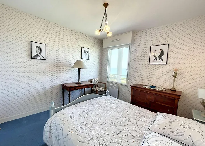 Apartman 2 Pres De La Avec Balcon, Ascenseur, Garage Et Wi-fi Gratuit - Fr-1-361-487 Granville